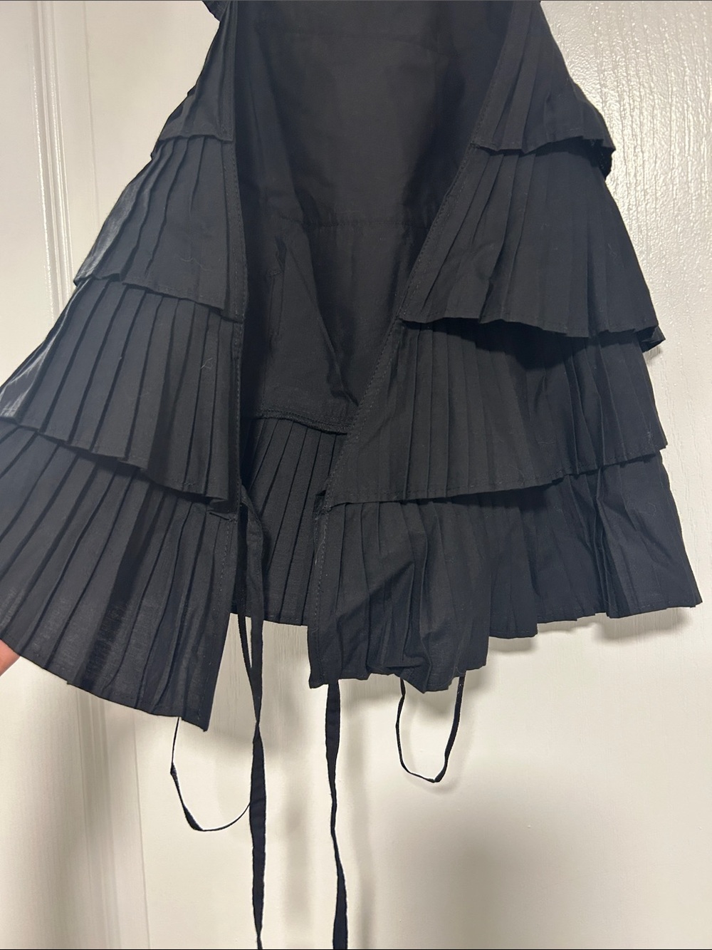 Black Tiered Backless Ruffle Halter Top - Picture 4 of 4